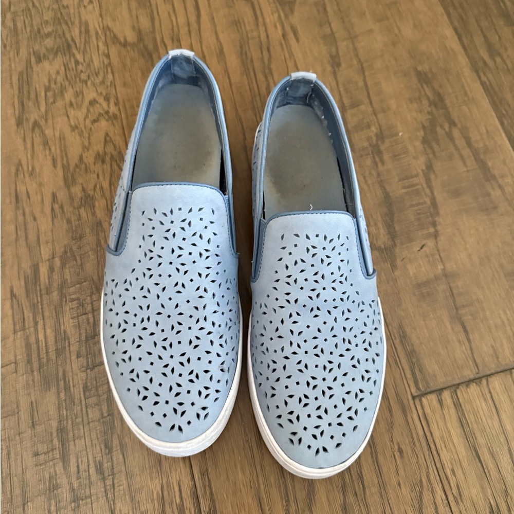 Vionic size 10 midi perforated
